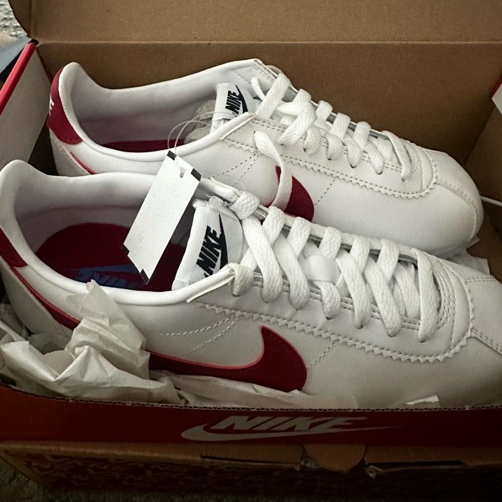 Nikes size 8